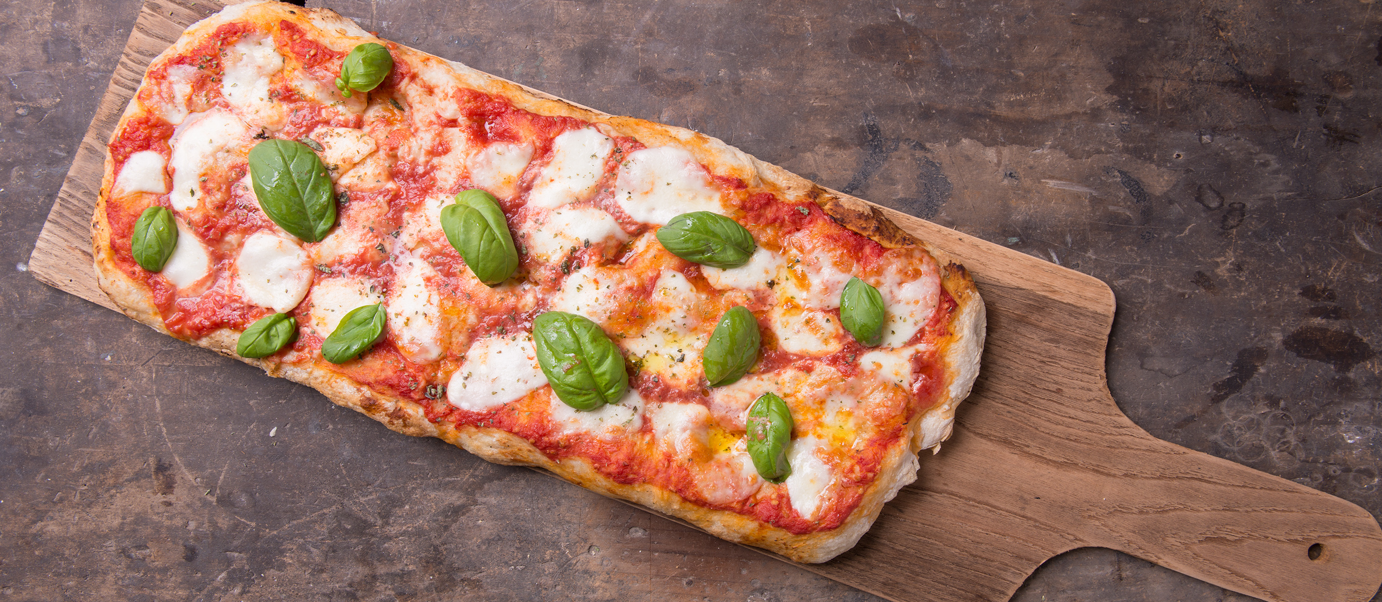 Pizza alla pala (Pizza on a Peel): from the dough to baking