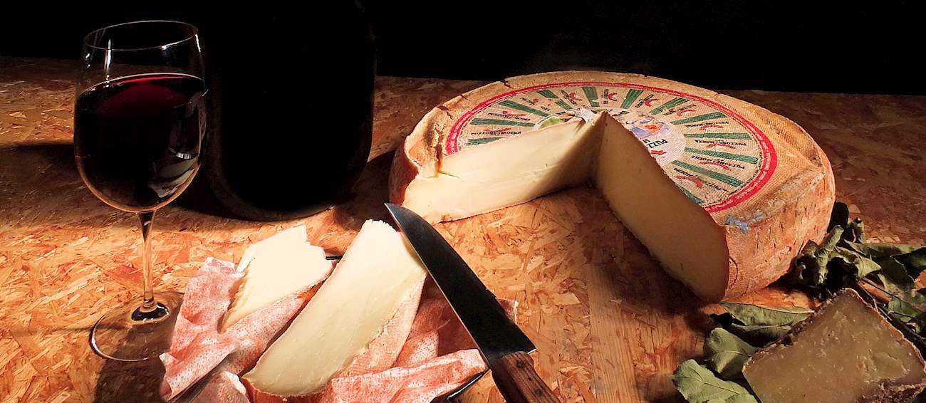 Puzzone di Moena | Local Cheese From Trentino, Italy | TasteAtlas